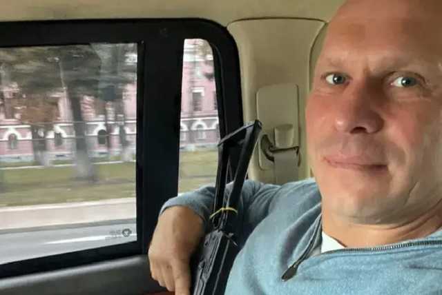 «Это только начало»: Кива с автоматом в руках прокомментировал покушение на Шефира