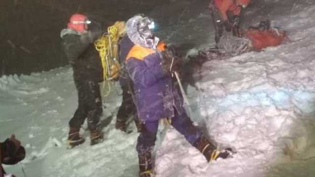 Девушка потеряла сознание и умерла, мужчины замерзли: гиды рассказали о трагедии на Эльбрусе