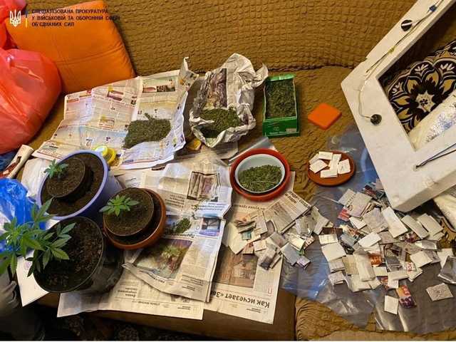 В Мариуполе наркоторговец пытался подкупить офицера СБУ