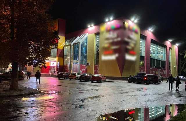 Под Киевом мужчина ударил прохожего ножом в область сердца: в полиции рассказали подробности