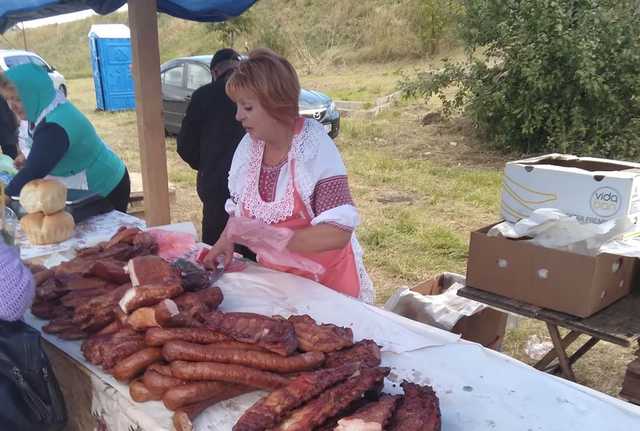 Появилось видео самой большой карты Украины из колбасы