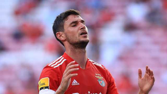 Яремчук провел фантастический матч за "Бенфику", сделав дубль