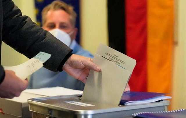 В Германии голосование на нескольких участках приостановили из-за бомбы