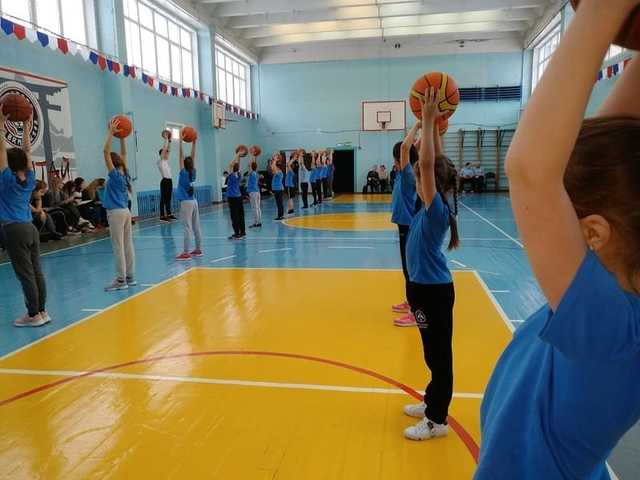 Известный педиатр заявил, что уроки физкультуры в школах не нужны