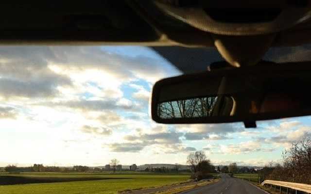 Под Киевом фура "наказала" любителя езды по встречке