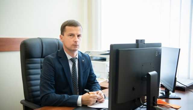 Судья ВСУ забыл внести в декларацию квартиру, землю и банковские счета