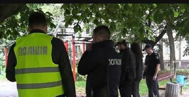 Жорстоке вбивство в Києві: жінка отримала від незнайомця 11 ударів ножем