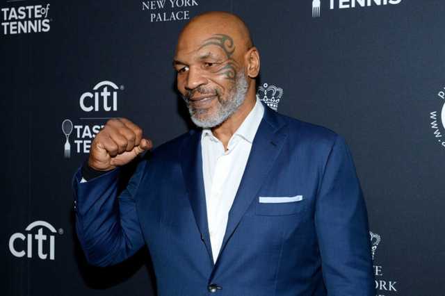 Легендарный Майк Тайсон оценил бой Усика