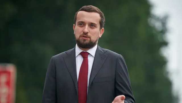 На поездках Зеленского по Украине зарабатывает фирма жены зампреда ОП