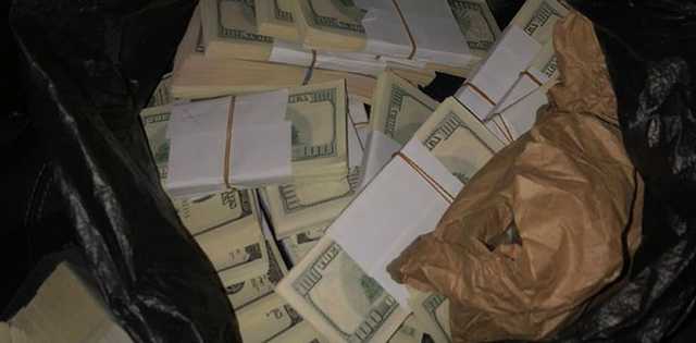 В Киеве пресекли продажу крупной партии фальшивых долларов