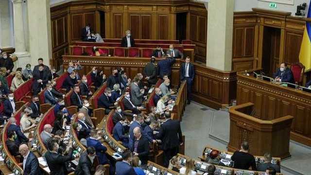 В Раде назвали количество вакцинированных сотрудников, но не рассказали о прививках нардепов