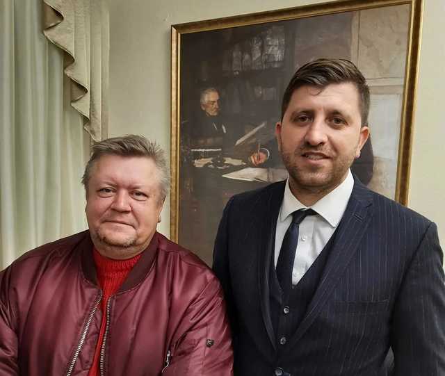 В Киеве обстреляли машину главы Архивной службы