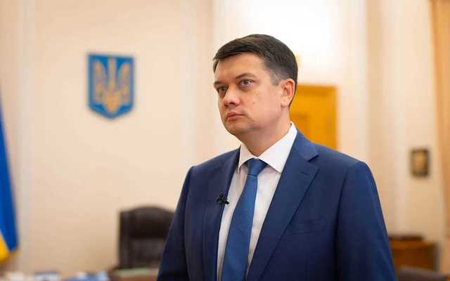 "СН" пока не отправила в ВР собранные подписи за отзыв спикера, - Разумков