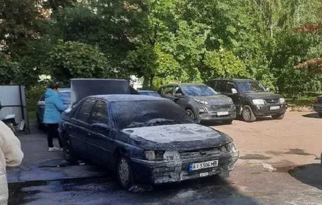 Прогремел взрыв и вспыхнуло пламя: в Киеве ремонт авто завершился ЧП