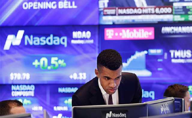 Акции NASDAQ упали из-за сбоев в работе соцсетей