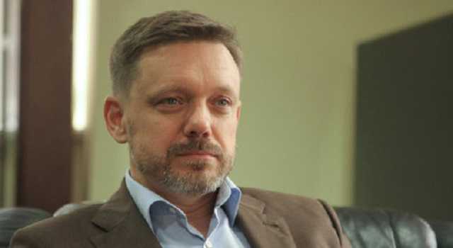 Нападение на журналистов "Схем": глава Укрэксимбанка Мецгер сложил полномочия