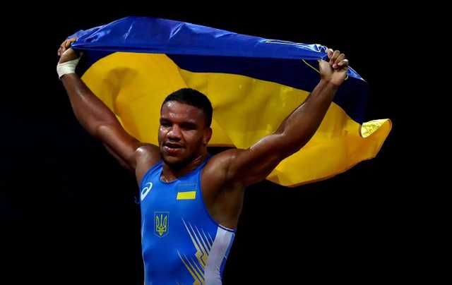 Борец-депутат Беленюк решил продать золотую медаль Олимпиады-2020