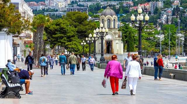 Нищий оккупированный Крым будут убеждать в "хорошей жизни" россиян