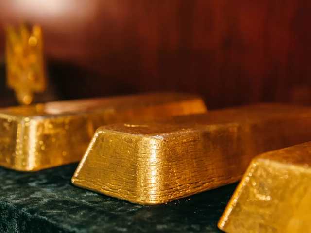 Нацбанк пустил резервы на долги, и валютный запас Украины сократился на 9,2%