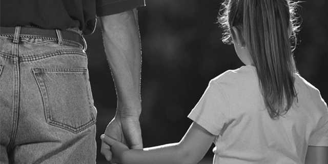 Пара пенсионеров Буковины занималась педофилией в течение 15 лет, записывая каждую жертву