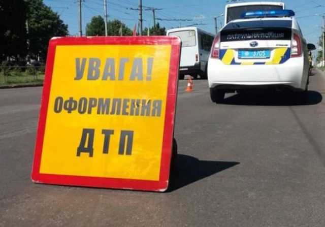 Серьезная авария в Харькове: парня увезли в больницу