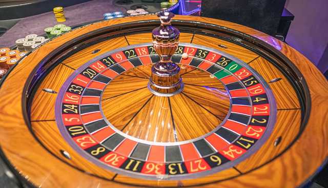 В Запорожской области полицейский организовал нелегальное казино