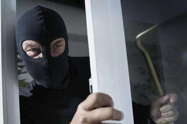 В Киеве обокрали легенду уголовного розыска: забрали даже награды