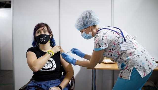 В Украине сделали 14 млн прививок от COVID