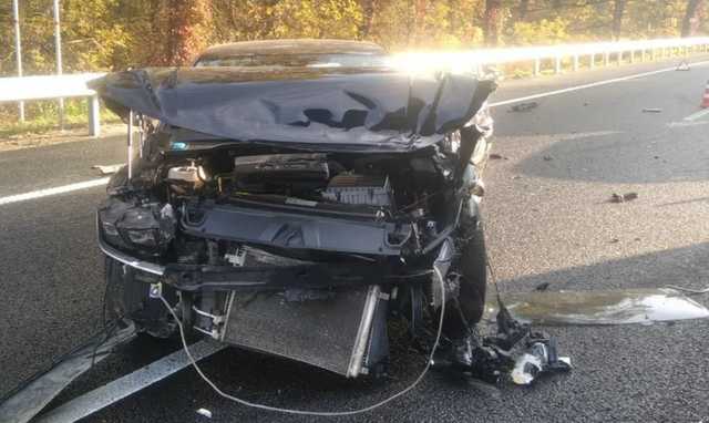 На въезде в Киев произошло масштабное ДТП: обломки разлетелись по всей дороге