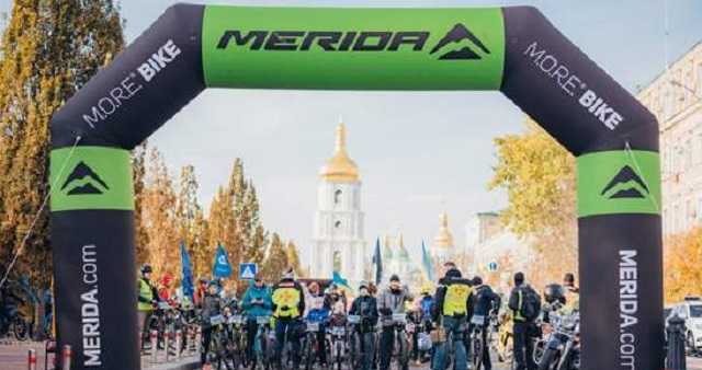 В Киеве состоялся велопробег ко Дню защитника