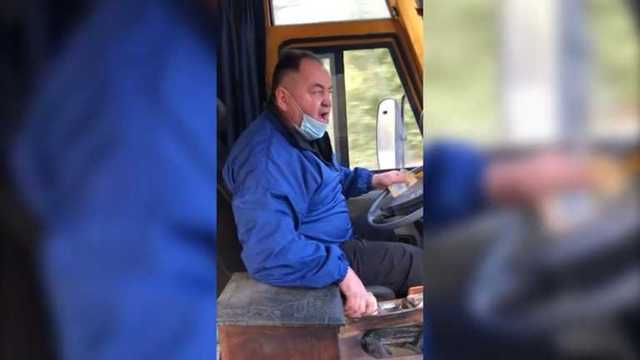 Га***н конченый, – в Запорожье водитель маршрутки обругал льготника