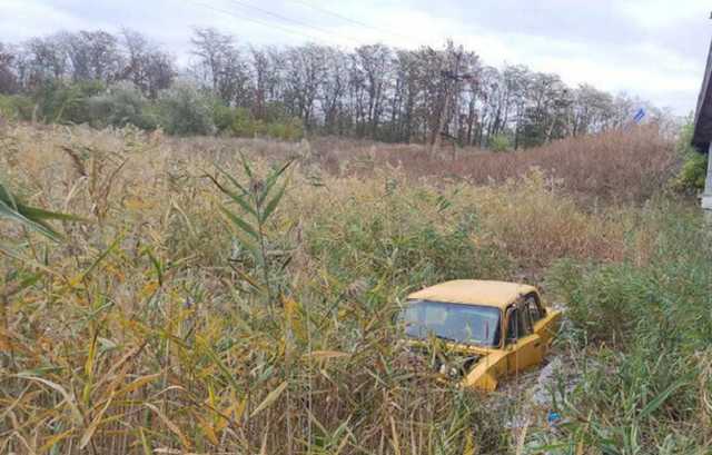 В Запорожской области в салоне затопленного автомобиля обнаружили труп мужчины