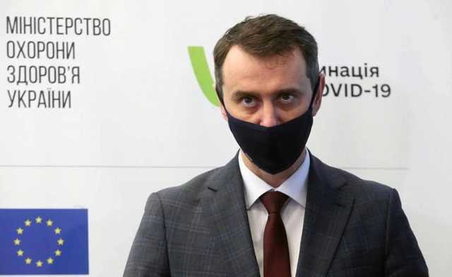 Соцработники и почтальоны: список профессий для вакцинации расширят еще дважды