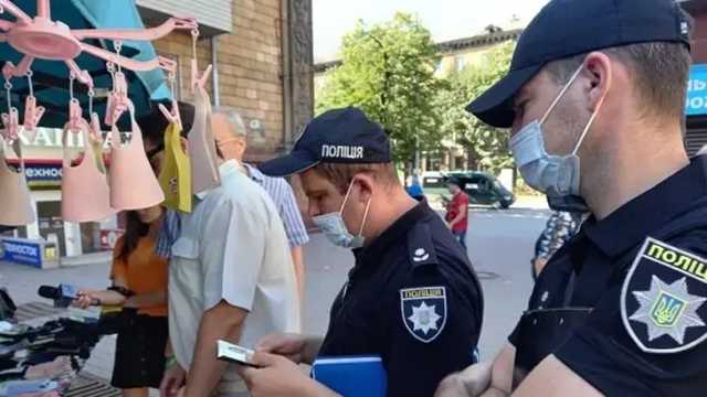 Полиция будет проводить рейды в кафе и магазинах по соблюдению карантина