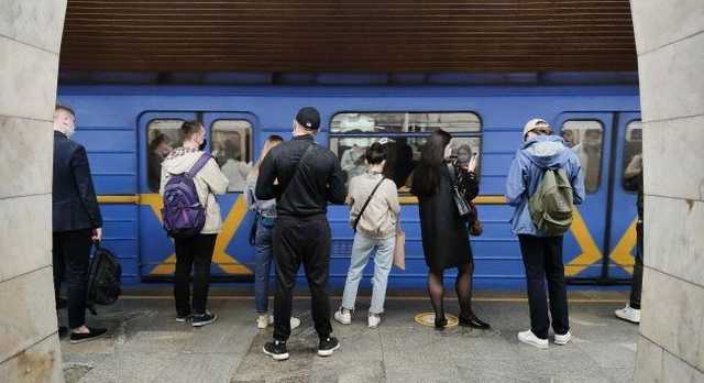 Драка в харьковском метро: машиниста электропоезда отстранили от работы