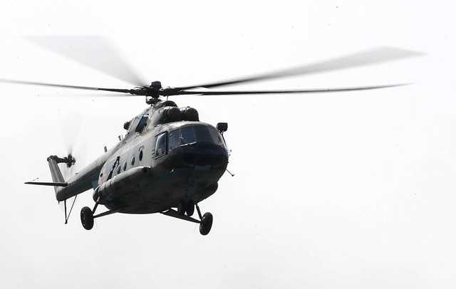 Военным можно все: вертолет оккупантов в Крыму распугал отдыхающих