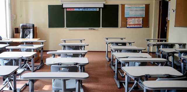 В Днепре одноклассники мальчика, избившего учительницу, рассказали подробности ЧП