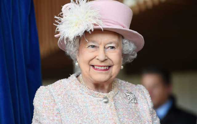 Елизавете ІІ запретили пить ее самый любимый алкогольный напиток: причина и название коктейля