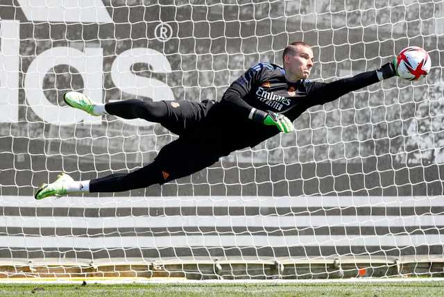 На украинского вратаря "Реала" появился именитый покупатель