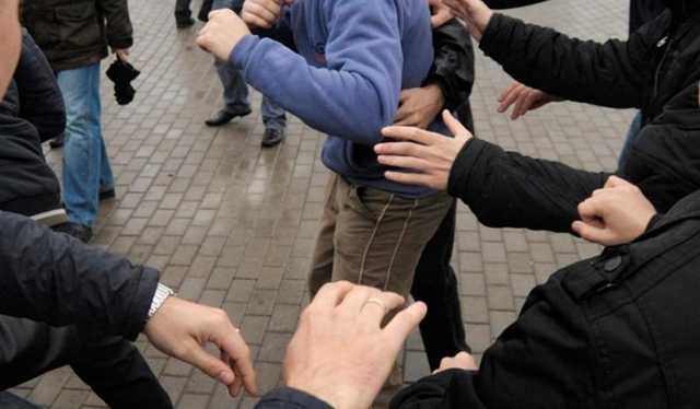 На вокзале в Ровно участники массовой драки пытались угнать маршрутку с пассажирами