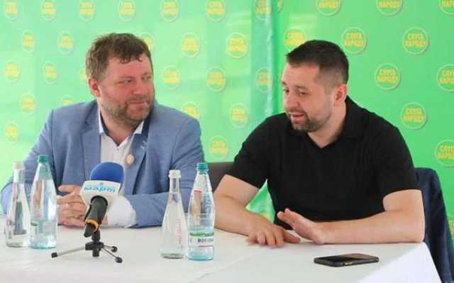 Корниенко продолжит возглавлять "Слугу народа", даже когда станет первым вице-спикером, - Арахамия