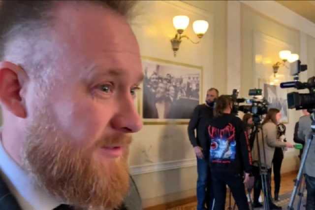 "Это нарушение Конституции": нардеп Камельчук о постановлении о допуске в Раду по COVID-сертификатам