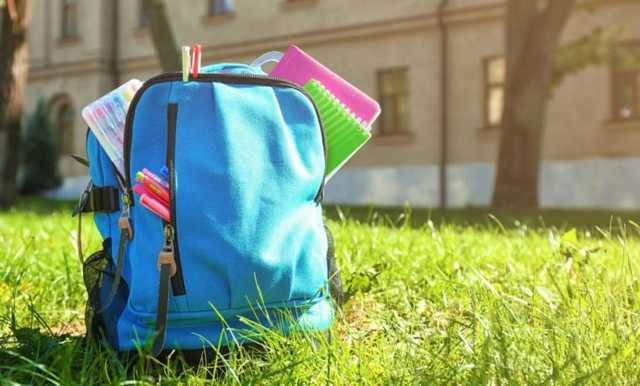 В Полтаве пятиклассник с ножом и терроризирует весь лицей