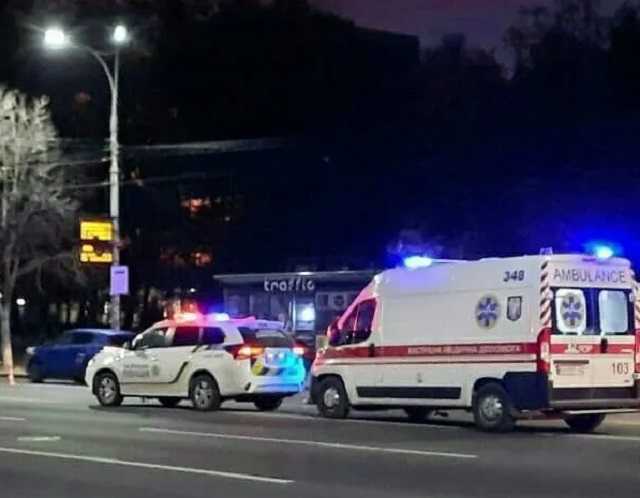 В Киеве в результате столкновения двух легковушек погибла женщина-пешеход