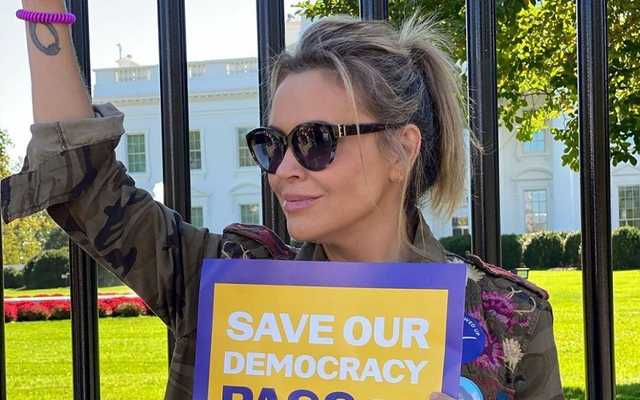 Зірку серіалу "Всі жінки відьми" Аліссу Мілано затримали поліцейські