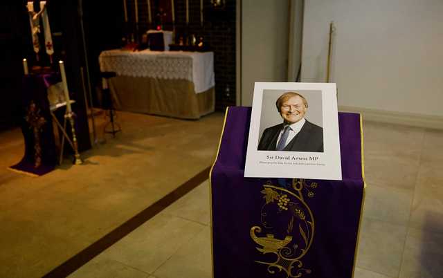 В Британии подозреваемому в убийстве депутата предъявили обвинения