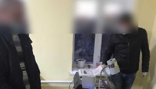 Долгое время молчала: под Сумами мужчина три года сексуально издевался над 11-летней девочкой