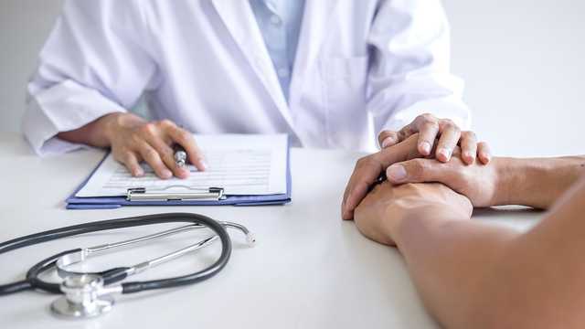 Главврач харьковской поликлиники оформила на себя имущество на 3 млн гривен