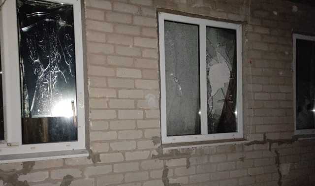 Повреждены дома и линия электропередач: боевики обстреляли Трехизбенку