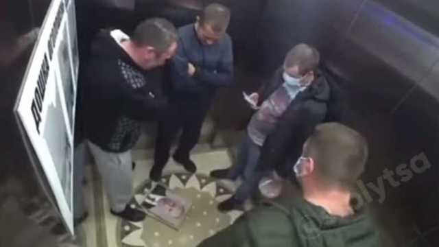 В киевском доме в лифте "поселили" Путина: реакция людей